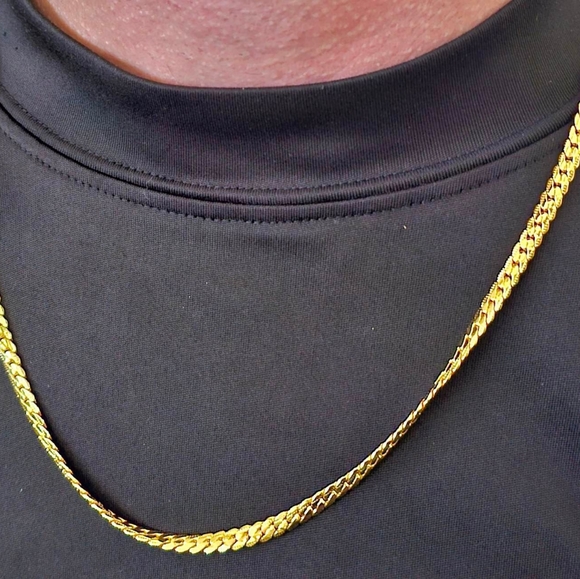 Gold 18k Chained Necklace - Picture 2 of 3